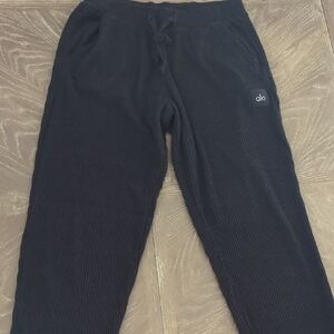 ALO Yoga Women's Muse Sweatpant Size Medium